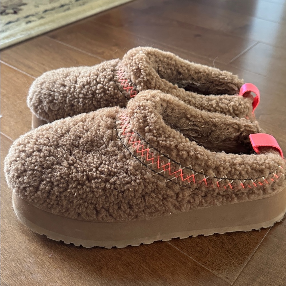 UGG Tazz Slipper Heritage Braid Hardwood (Women’s) Size 9 - Picture 8 of 14